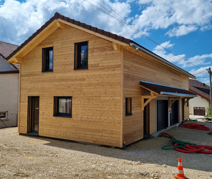 Travaux de bardage dans le Doubs